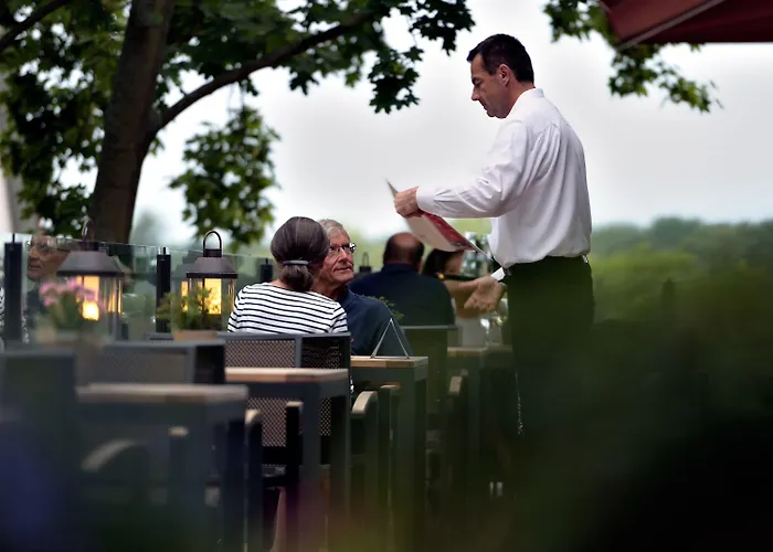 Отель Arthotel Kiebitzberg 4*